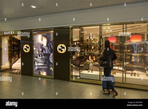 gucci vendita legna a fiumicino|gucci roma fiumicino airport.